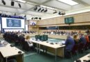 El Eurogrupo pide frenar el gasto ante el alza del coste de la deuda, sobre todo a los países más endeudados como España El Eurogrupo pide frenar el gasto ante el alza del coste de la deuda, sobre todo a los países más endeudados como España