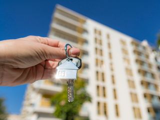 Moncloa plantea prorrogar dos años los alquileres y prohibir los desahucios a personas vulnerables hasta 2028 Moncloa plantea prorrogar dos años los alquileres y prohibir los desahucios a personas vulnerables hasta 2028