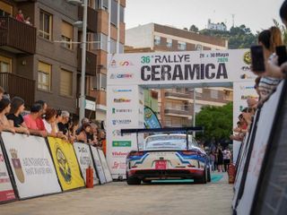 Muere una copiloto de 20 años en el Rally de Llanes tras un accidente en el que se incendió su coche Muere una copiloto de 20 años en el Rally de Llanes tras un accidente en el que se incendió su coche