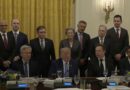 Trump rebautiza por decreto la IA como “súper inteligencia” y acusa el impacto de las protestas contra los centros de datos en el voto republicano