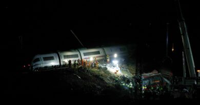 Última hora del accidente de trenes en Toledo, en directo | Al menos 68 muertos en el choque de trenes de alta velocidad en Urda